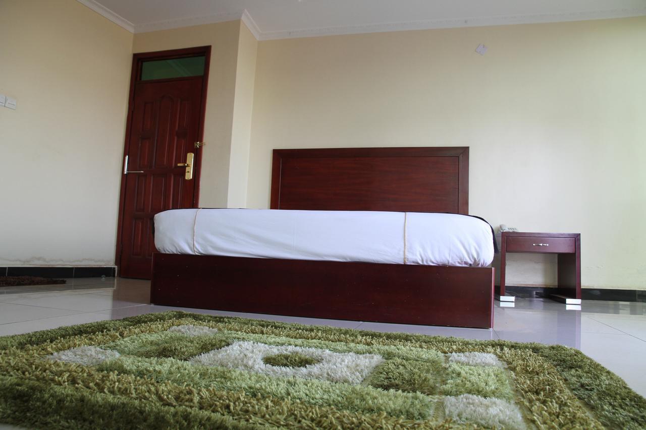 Namayiba Park Hotel Kampala Esterno foto