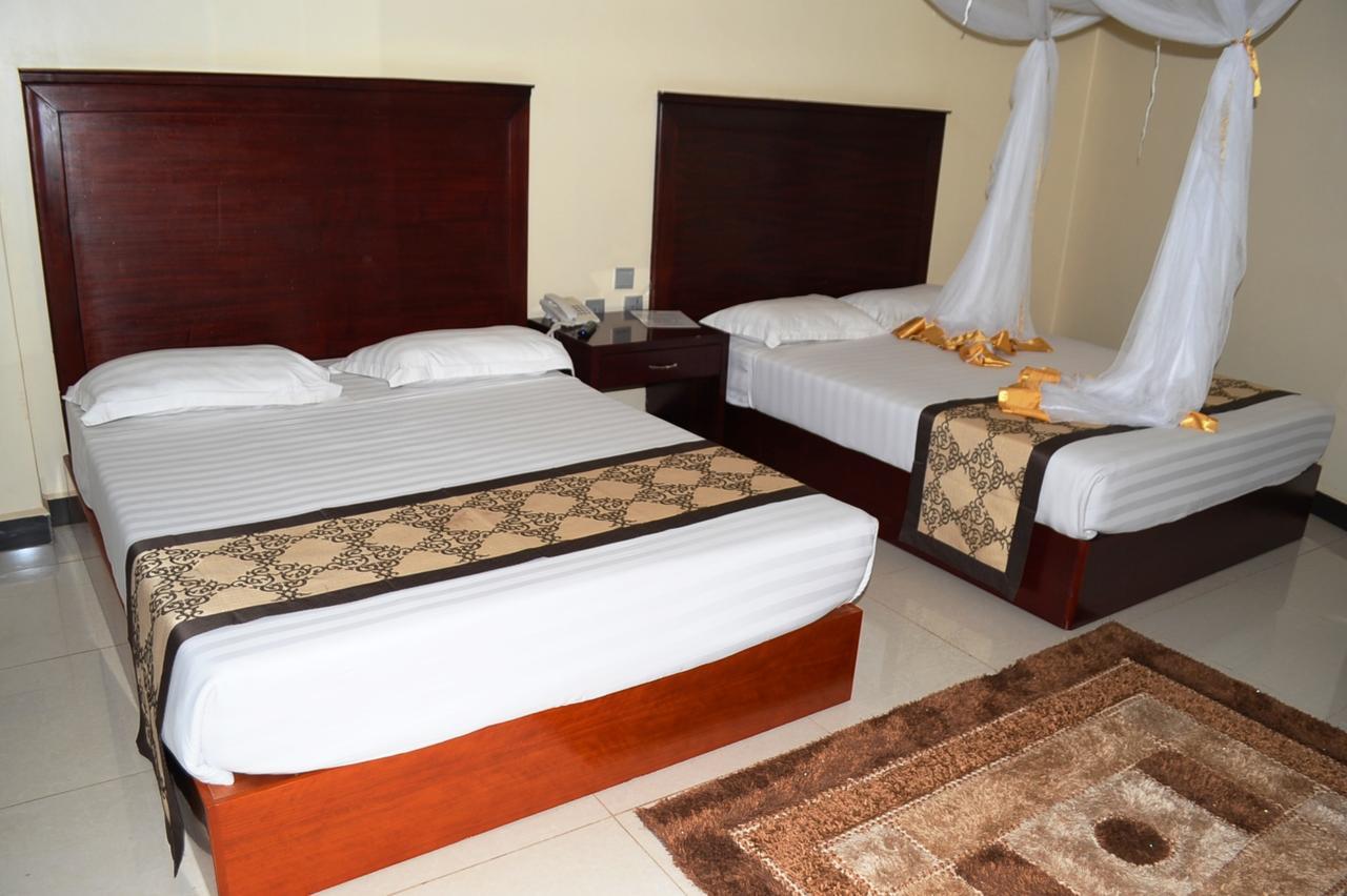 Namayiba Park Hotel Kampala Esterno foto